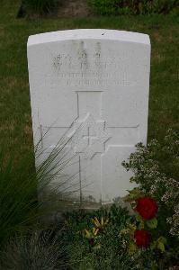 Dozinghem Military Cemetery - Paxton, William Charles