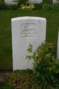 Dozinghem Military Cemetery - Pearson, E