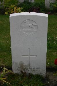 Dozinghem Military Cemetery - Peckitt, R F