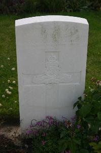 Dozinghem Military Cemetery - Peers, R