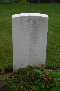 Dozinghem Military Cemetery - Penfold, H