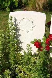 Dozinghem Military Cemetery - Peppard, J