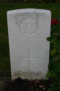 Dozinghem Military Cemetery - Perkin, I W