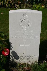 Dozinghem Military Cemetery - Pestell, Sydney John