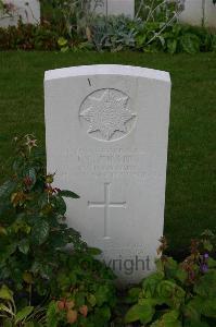 Dozinghem Military Cemetery - Phair, Edward Leo