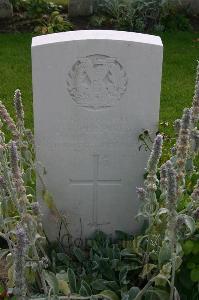 Dozinghem Military Cemetery - Pheasey, F C