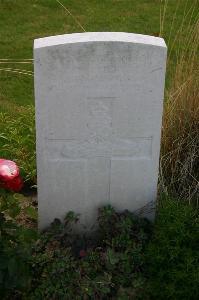 Dozinghem Military Cemetery - Phelan, M N