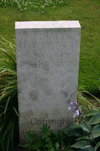 Dozinghem Military Cemetery - Philipptisch, Karl