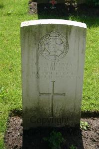 Dozinghem Military Cemetery - Phillips, J
