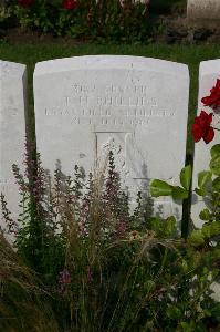 Dozinghem Military Cemetery - Phillips, T H