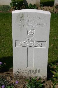 Dozinghem Military Cemetery - Pickavance, J