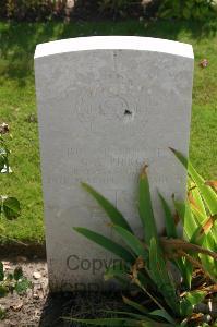Dozinghem Military Cemetery - Pierce, George Albert
