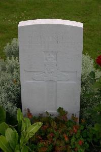 Dozinghem Military Cemetery - Pilkington, Harold