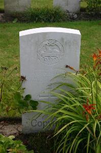 Dozinghem Military Cemetery - Pinches, Albert Francis