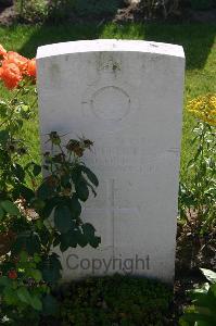 Dozinghem Military Cemetery - Pither, F