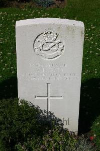 Dozinghem Military Cemetery - Pitt, W H