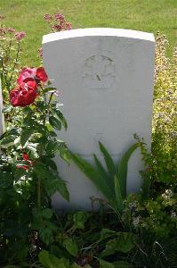 Dozinghem Military Cemetery - Plumb, Thomas