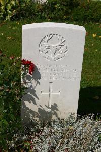 Dozinghem Military Cemetery - Plumpton, Stanley