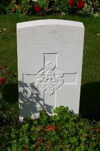 Dozinghem Military Cemetery - Pond, H C