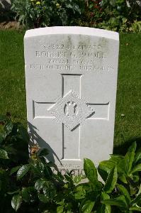 Dozinghem Military Cemetery - Poole, Robert George