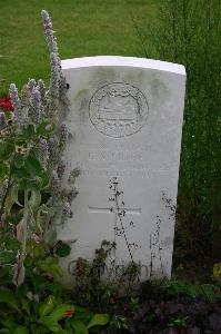Dozinghem Military Cemetery - Price, F A