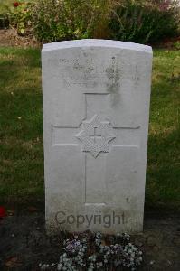 Dozinghem Military Cemetery - Price, H