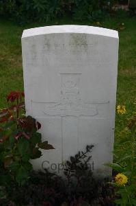 Dozinghem Military Cemetery - Prichard, Rhys