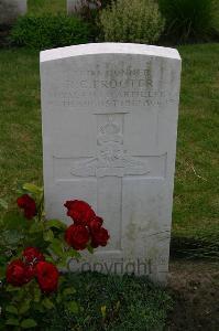 Dozinghem Military Cemetery - Proctor, M