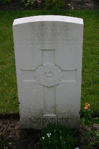 Dozinghem Military Cemetery - Rainford, P