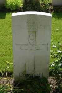 Dozinghem Military Cemetery - Randle, L