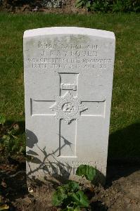 Dozinghem Military Cemetery - Raybould, John