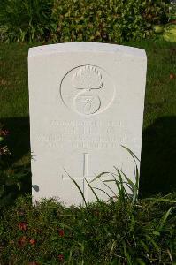 Dozinghem Military Cemetery - Read, E S