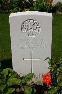 Dozinghem Military Cemetery - Redhouse, E