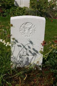 Dozinghem Military Cemetery - Reid, A