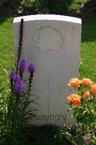 Dozinghem Military Cemetery - Rene, G
