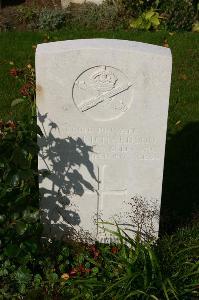 Dozinghem Military Cemetery - Richardson, L A C