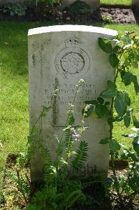 Dozinghem Military Cemetery - Ridgewell, E