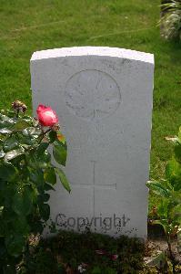 Dozinghem Military Cemetery - Robb, W