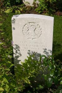 Dozinghem Military Cemetery - Robinson, H W L