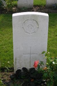 Dozinghem Military Cemetery - Ross, A