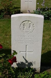 Dozinghem Military Cemetery - Ross, K