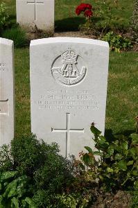 Dozinghem Military Cemetery - Rostron, John