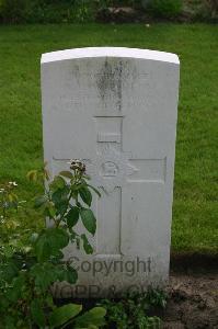 Dozinghem Military Cemetery - Rowbottom, T