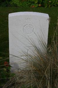 Dozinghem Military Cemetery - Rowden, Percy George