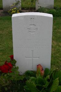 Dozinghem Military Cemetery - Rowe, Latham Frank