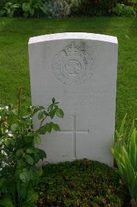 Dozinghem Military Cemetery - Rowles, George Ezekiel