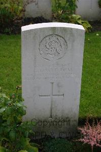 Dozinghem Military Cemetery - Royle, George