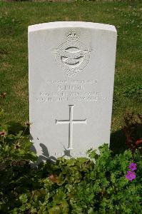 Dozinghem Military Cemetery - Rudd, P