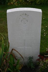 Dozinghem Military Cemetery - Rutter, R R