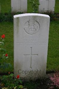 Dozinghem Military Cemetery - Salt, P